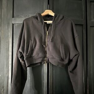 Elwood cropped hoodie vintage black *smoke free home*